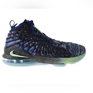 Nike LeBron XVII